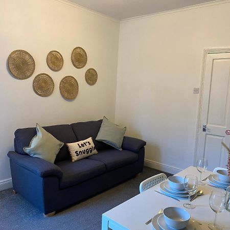 Kitchener - Wonderful 2-Bedroom Apt Sleeps 5 Free Parking Free Wifi Gateshead Εξωτερικό φωτογραφία