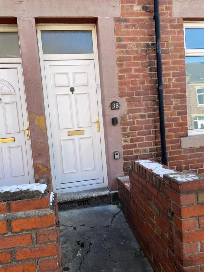 Kitchener - Wonderful 2-Bedroom Apt Sleeps 5 Free Parking Free Wifi Gateshead Εξωτερικό φωτογραφία