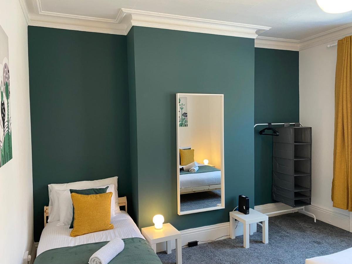 Kitchener - Wonderful 2-Bedroom Apt Sleeps 5 Free Parking Free Wifi Gateshead Εξωτερικό φωτογραφία