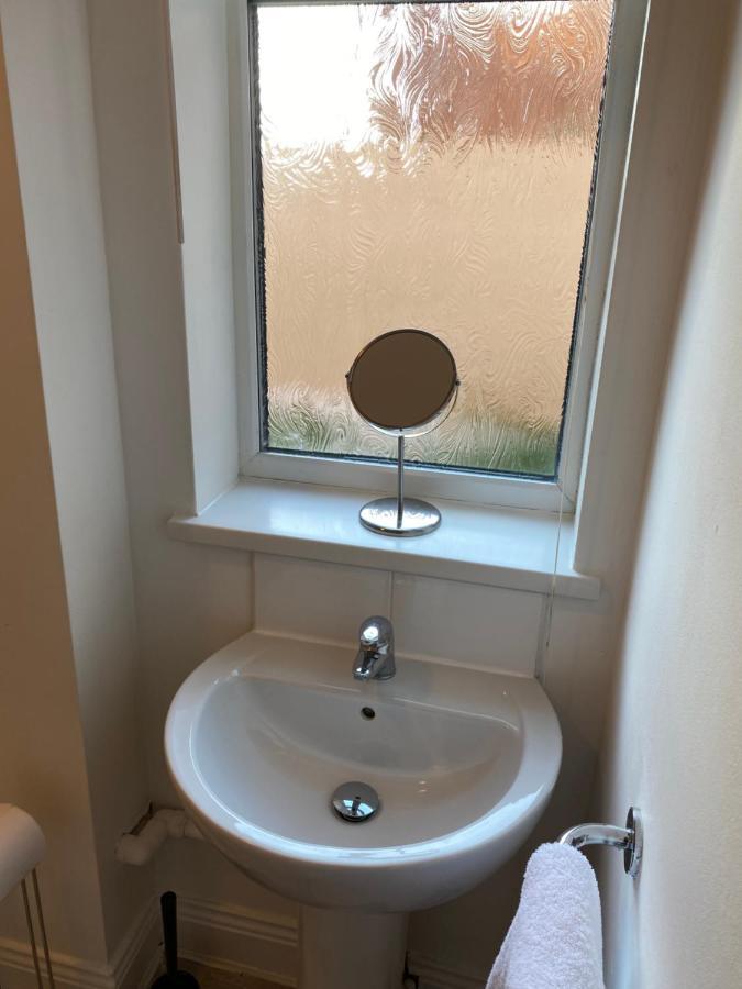 Kitchener - Wonderful 2-Bedroom Apt Sleeps 5 Free Parking Free Wifi Gateshead Εξωτερικό φωτογραφία