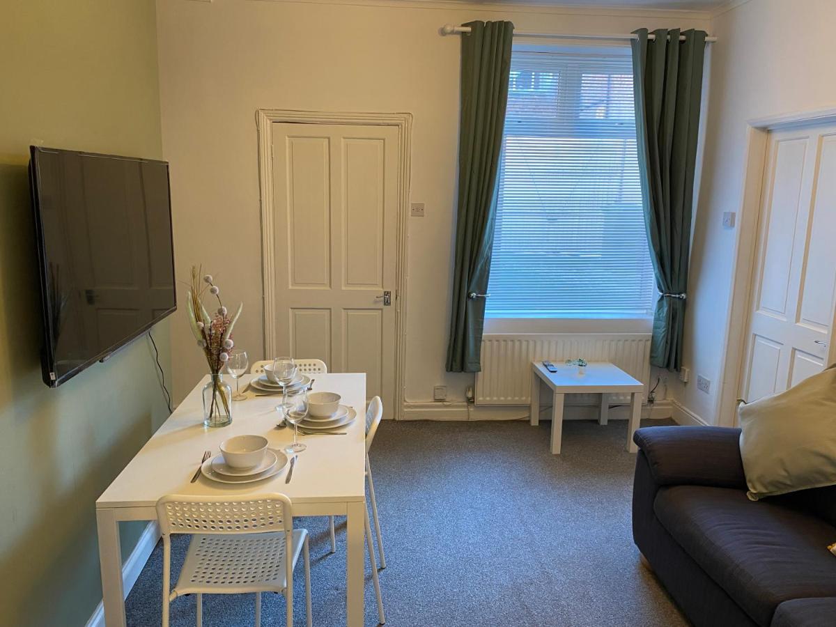 Kitchener - Wonderful 2-Bedroom Apt Sleeps 5 Free Parking Free Wifi Gateshead Εξωτερικό φωτογραφία