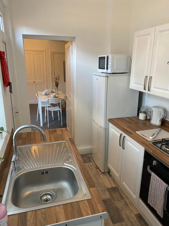 Kitchener - Wonderful 2-Bedroom Apt Sleeps 5 Free Parking Free Wifi Gateshead Εξωτερικό φωτογραφία